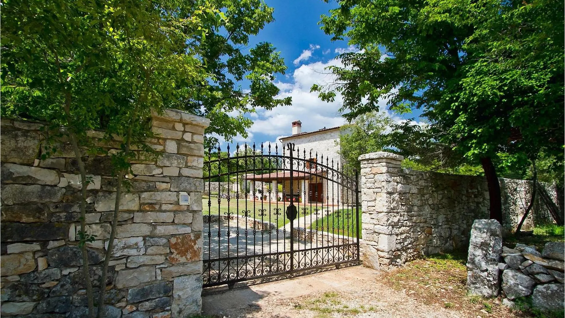 Villa Stancija Bursic Pula Holiday home